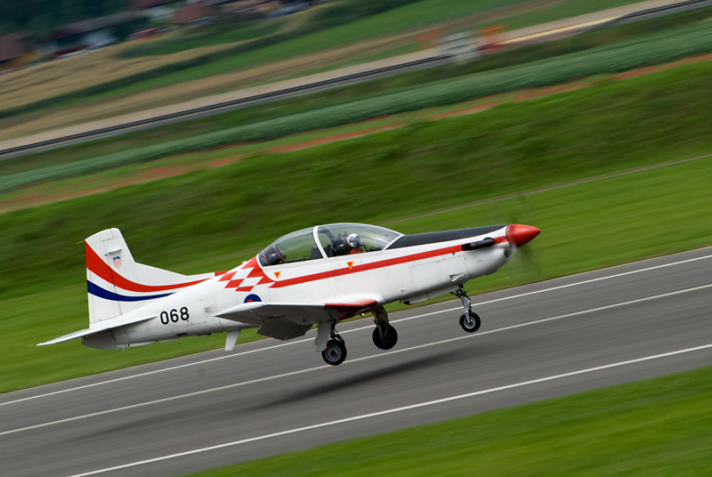 121_AirPower_Krila Oluje na Pilatus PC-9.jpg